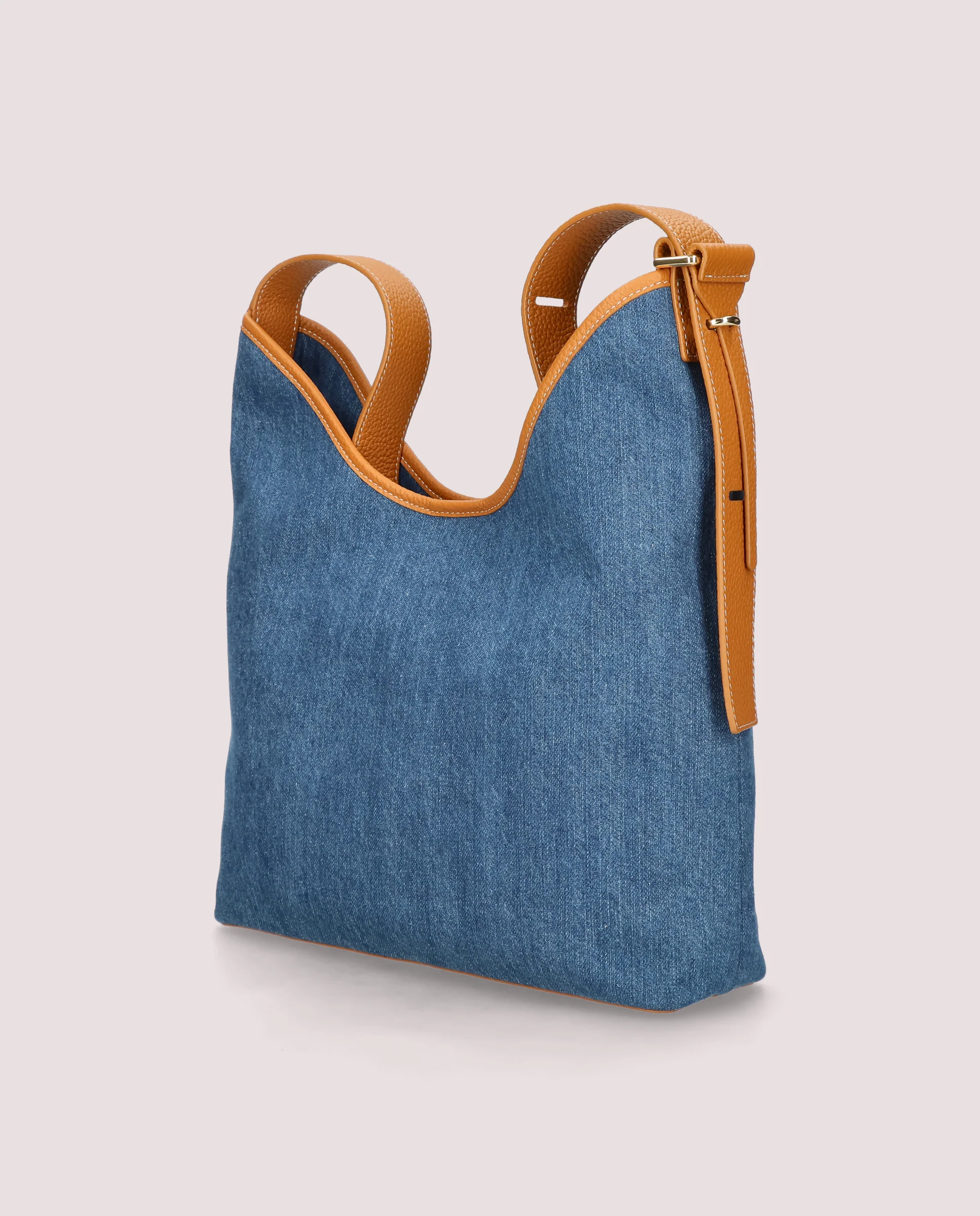 Bolso Hobo en denim azul - Image 4