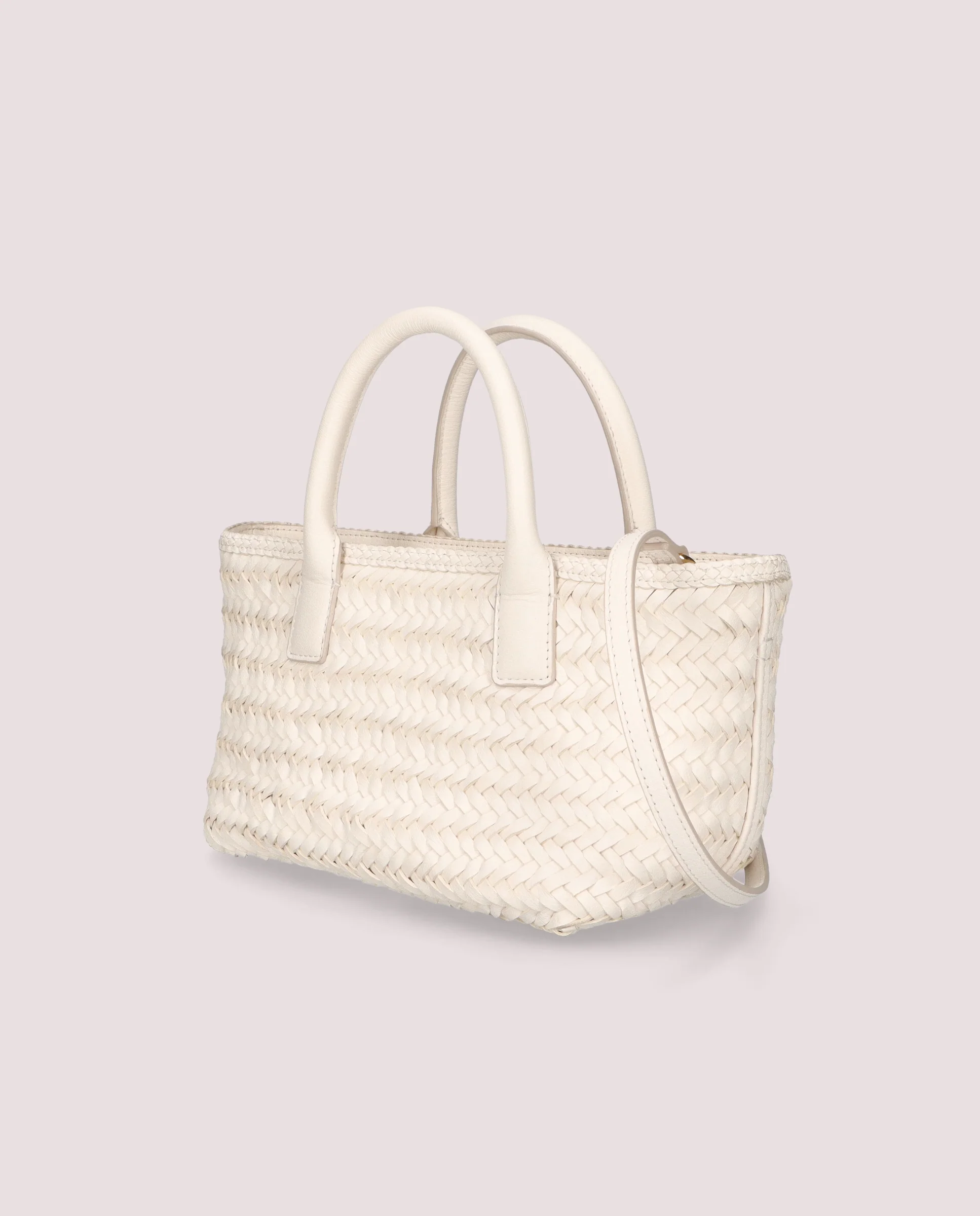 Bolsos Tote trenzado en piel color marfil - Image 4
