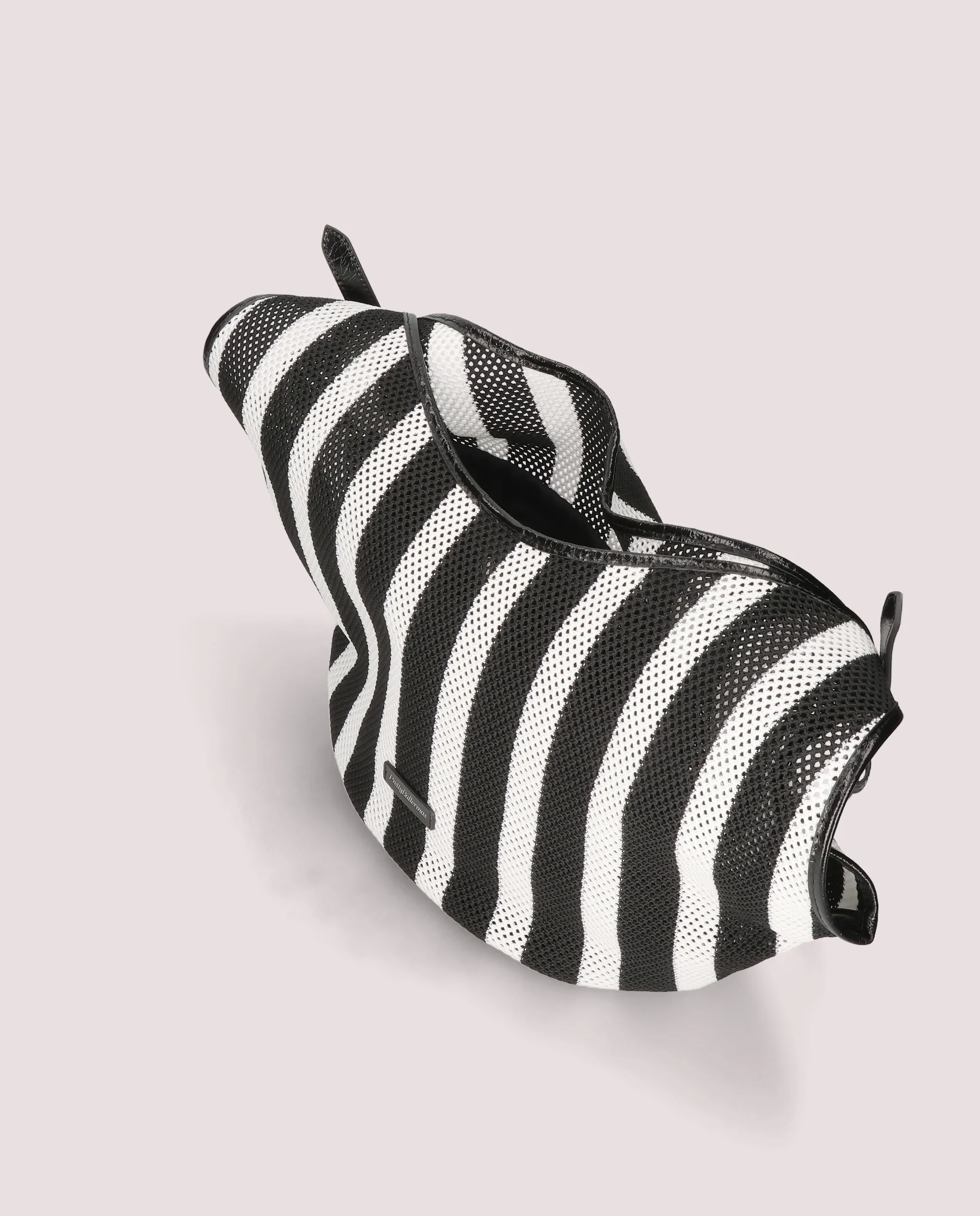 Bolso Shopper en tela de red color blanco y negro - Image 6